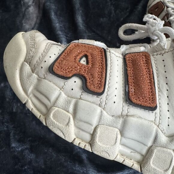 Nike Air More Uptempo Shoes Youth Size 2Y Basketball Suede DZ5322-001 - Picture 12 of 16